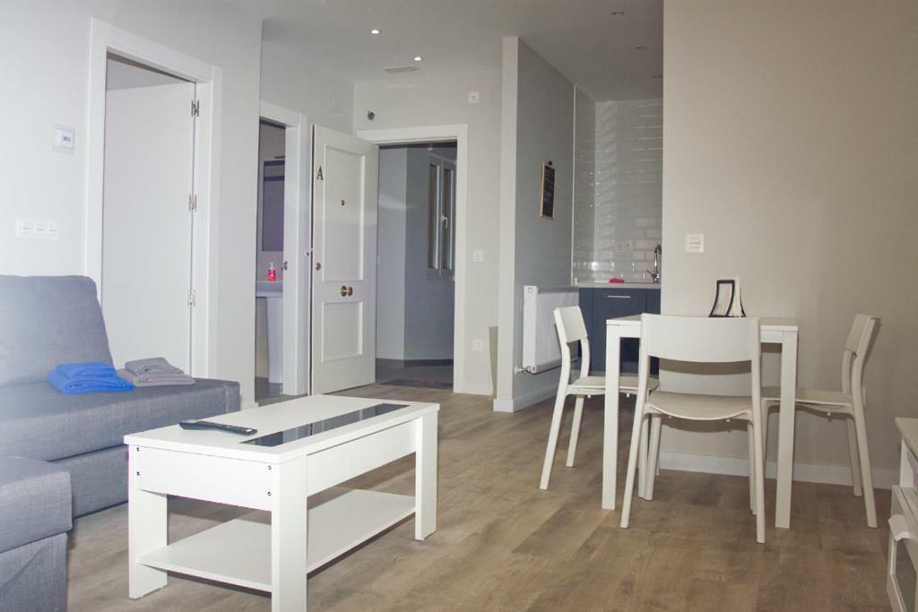 Apartamentos Gyc Viviendas Gold Leon Exterior photo